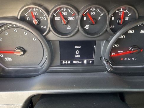 Used 2024 Chevrolet Silverado 2500 Custom w/ Custom Convenience Package image 10