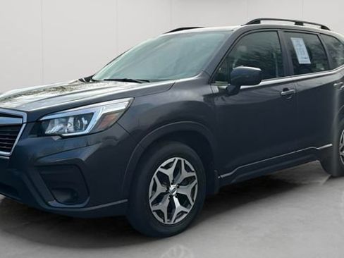 Used 2019 Subaru Forester Premium AWD/4WD image 9