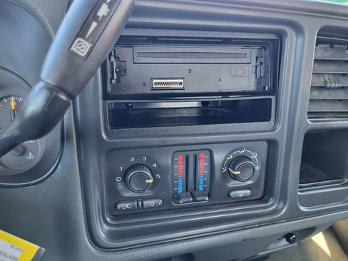 Used 2003 Chevrolet Silverado 2500 LS w/ Skid Plate Package AWD/4WD image 15