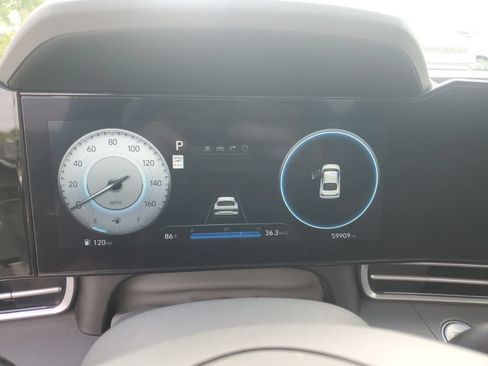 Used 2024 Hyundai Elantra SEL FWD image 12
