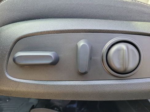 Used 2023 GMC Acadia SLE w/ Driver Convenience Package image 20