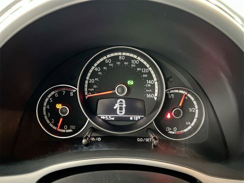 Used 2013 Volkswagen Beetle 2.0T image 12