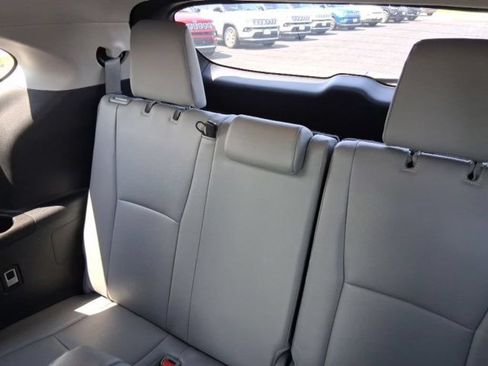 Used 2025 Toyota Highlander XLE AWD/4WD image 20