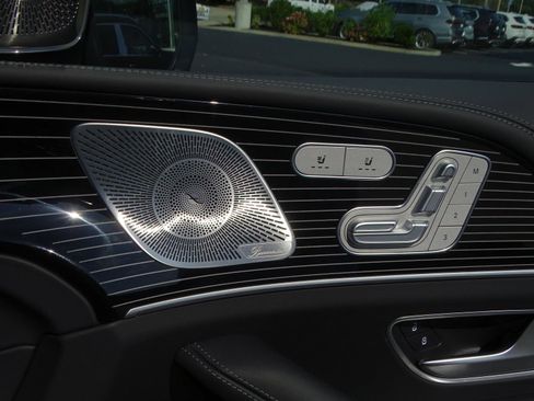 Used 2023 Mercedes-Benz Maybach GLS 600 4MATIC image 22