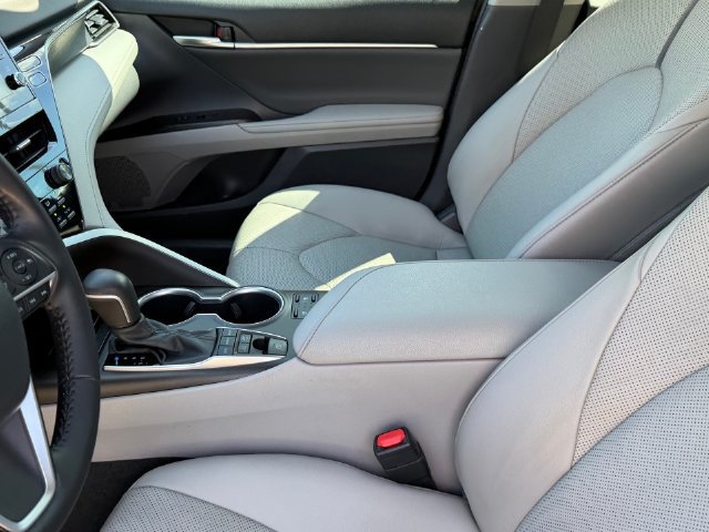 Used 2021 Toyota Camry XLE w/ Navigation Upgrade Package FWD image 12