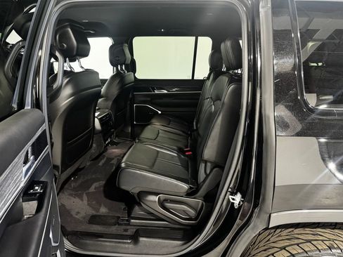 Used 2022 Jeep Wagoneer Series II AWD/4WD image 20
