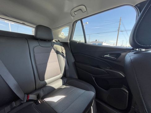 Used 2025 Chevrolet Trax LT w/ LT Convenience Package image 38