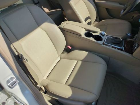 Used 2011 Mercedes-Benz C 300 4MATIC Sedan image 32