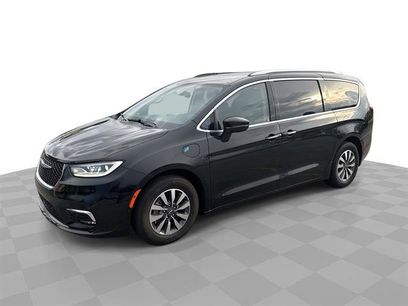 Used 2021 Chrysler Pacifica Touring-L