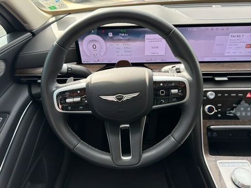Used 2025 Genesis GV80 2.5T Select image 16