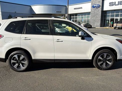 Used 2017 Subaru Forester 2.5i Premium image 3
