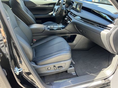 Certified 2025 INFINITI QX60 Pure image 11