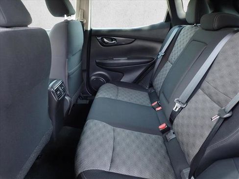 Used 2017 Nissan Rogue Sport SV FWD image 9