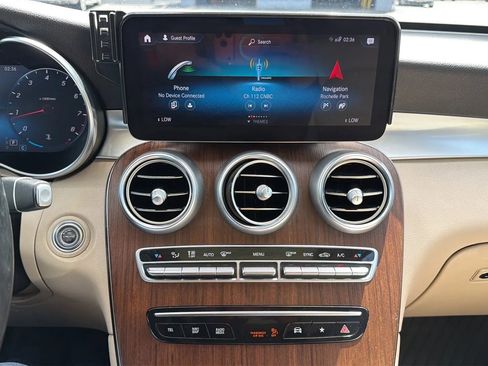 Used 2021 Mercedes-Benz GLC 300 4MATIC image 17
