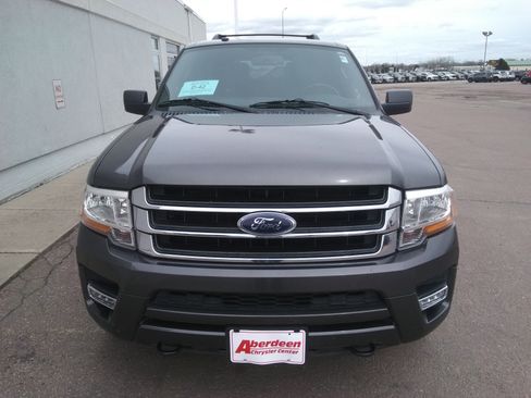 Used 2017 Ford Expedition EL XLT w/ Equipment Group 202A AWD/4WD image 3
