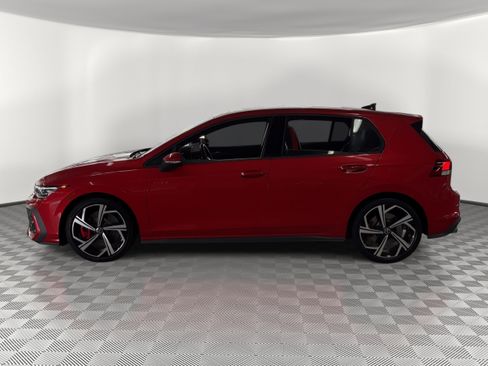 Used 2026 Volkswagen Golf SE FWD image 2