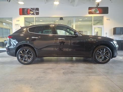 Used 2024 Maserati Levante GT Ultima AWD/4WD image 12