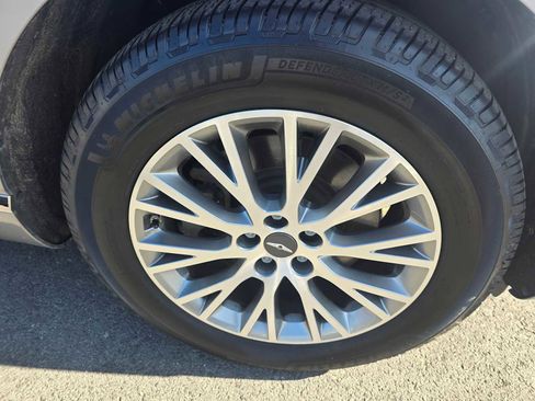 Used 2024 Genesis GV80 2.5T image 9