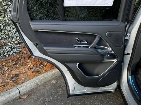 New 2025 Land Rover Range Rover SE image 15