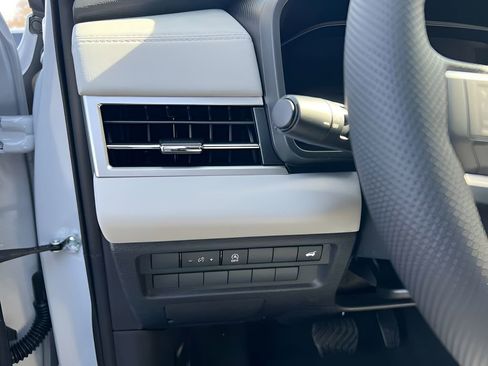 New 2026 Mitsubishi Outlander SE AWD/4WD image 25