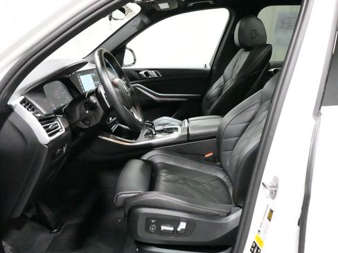 Used 2023 BMW X5 xDrive40i w/ Premium Package AWD/4WD image 2