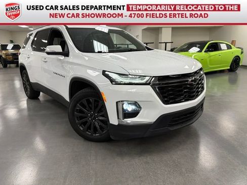 Used 2023 Chevrolet Traverse RS w/ LPO, Floor Liner Package FWD image 1