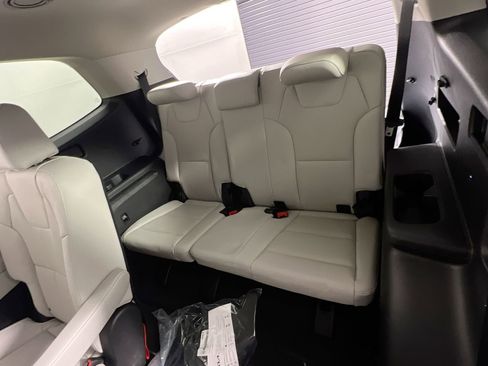 Certified 2025 Kia Telluride EX w/ EX Captain's Chair Package image 29