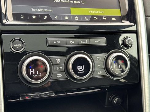 Certified 2018 Land Rover Discovery HSE image 26