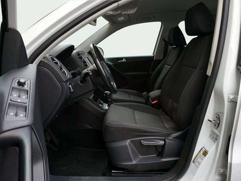 Used 2017 Volkswagen Tiguan Limited w/ Premium Package AWD/4WD image 15
