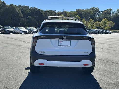 New 2026 Nissan Kicks SV w/ SV Premium Package image 7