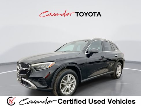 Used 2025 Mercedes-Benz GLC 300 4MATIC image 1