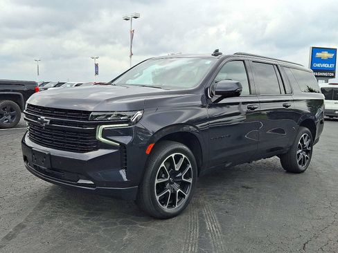 Used 2023 Chevrolet Suburban RST w/ Luxury Package AWD/4WD image 3