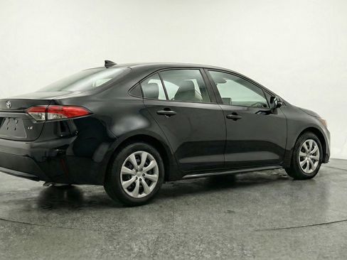 Used 2025 Toyota Corolla LE FWD image 9