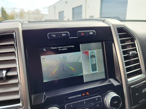 Used 2015 Ford F150 Platinum w/ Equipment Group 701A Luxury image 15