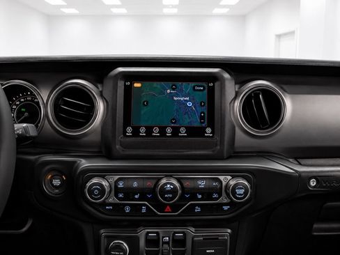 Used 2023 Jeep Wrangler Unlimited w/ Cold Weather Group AWD/4WD image 28