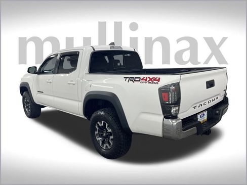Used 2020 Toyota Tacoma TRD Off-Road image 9