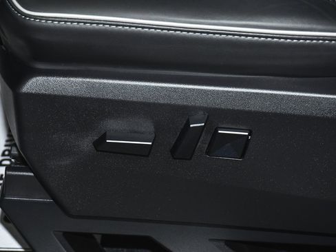 Used 2025 Tesla Cybertruck AWD Crew Cab image 51