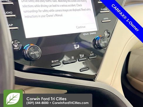 Used 2019 Toyota Camry XLE image 9