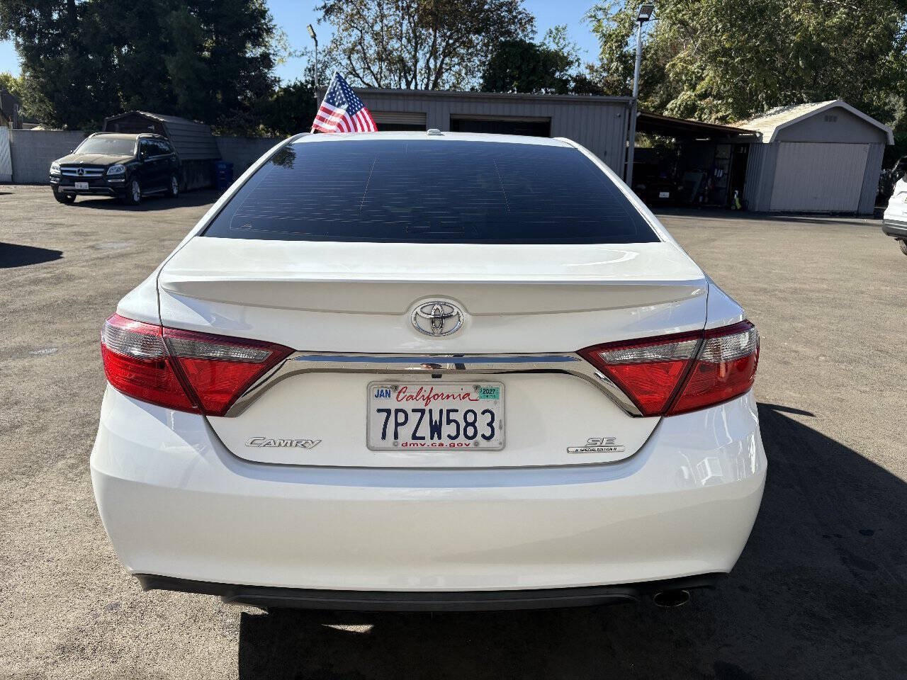 Used 2016 Toyota Camry SE FWD image 7