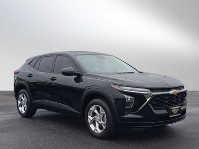 Used 2024 Chevrolet Trax LS w/ LS Convenience Package