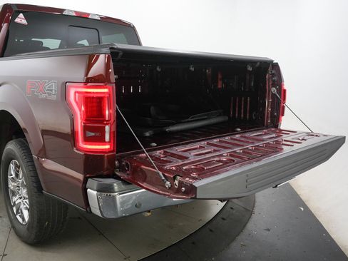Used 2015 Ford F150 XLT w/ Equipment Group 302A Luxury AWD/4WD image 9