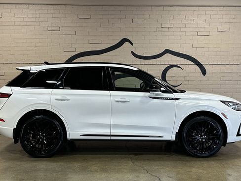 Used 2024 Lincoln Corsair Reserve w/ Equipment Group 201A image 3