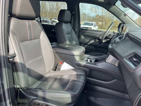 Used 2022 Chevrolet Suburban RST w/ Luxury Package image 25