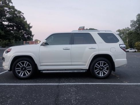 Used 2020 Toyota 4Runner Limited AWD/4WD image 3