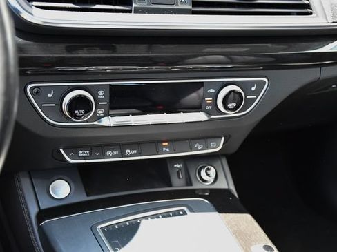 Used 2019 Audi Q5 2.0T Premium Plus w/ Premium Plus Package AWD/4WD image 37