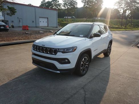 Used 2023 Jeep Compass Limited AWD/4WD image 23