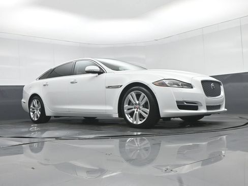 Used 2016 Jaguar XJ L Portfolio AWD/4WD image 58