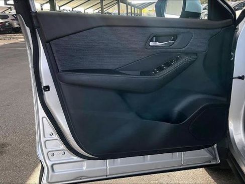 Certified 2023 Nissan Rogue SV image 20