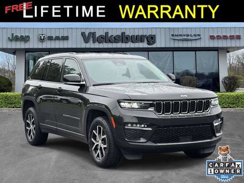 Used 2023 Jeep Grand Cherokee Limited AWD/4WD image 1