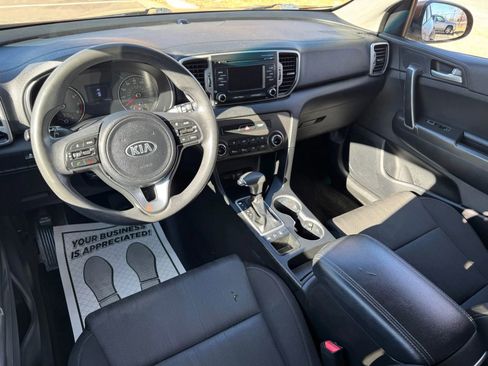 Used 2017 Kia Sportage LX image 19